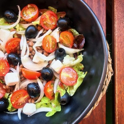 Ensalada griega de lentejas