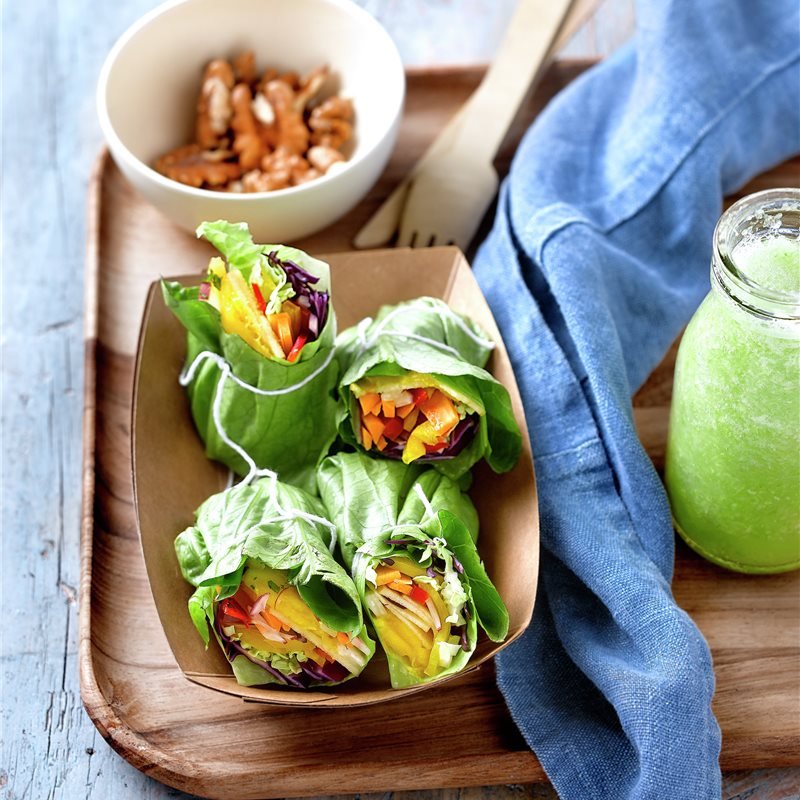 Wraps de lechuga y verduras de colores