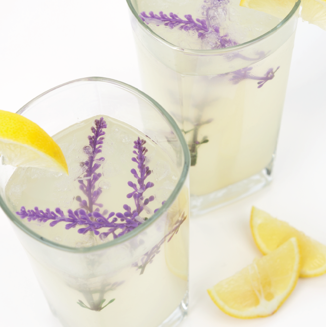 Limonada de miel y lavanda